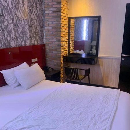 Gia Huyen Hotel Cidade de Ho Chi Minh Exterior foto